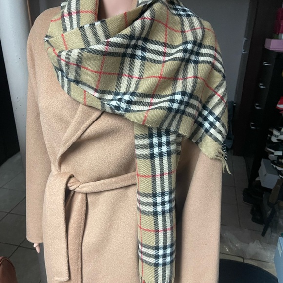 Authentic vintage burberrys vintage he nova check tan wool scarf (A2017) - Picture 6 of 9